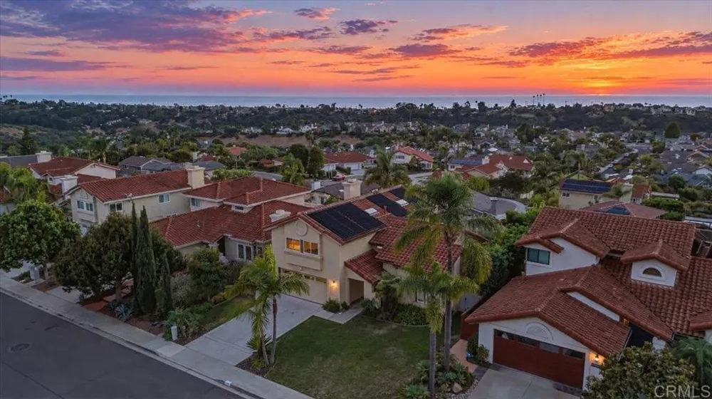 1588 Bella Vista Dr. Encinitas, CA 92024