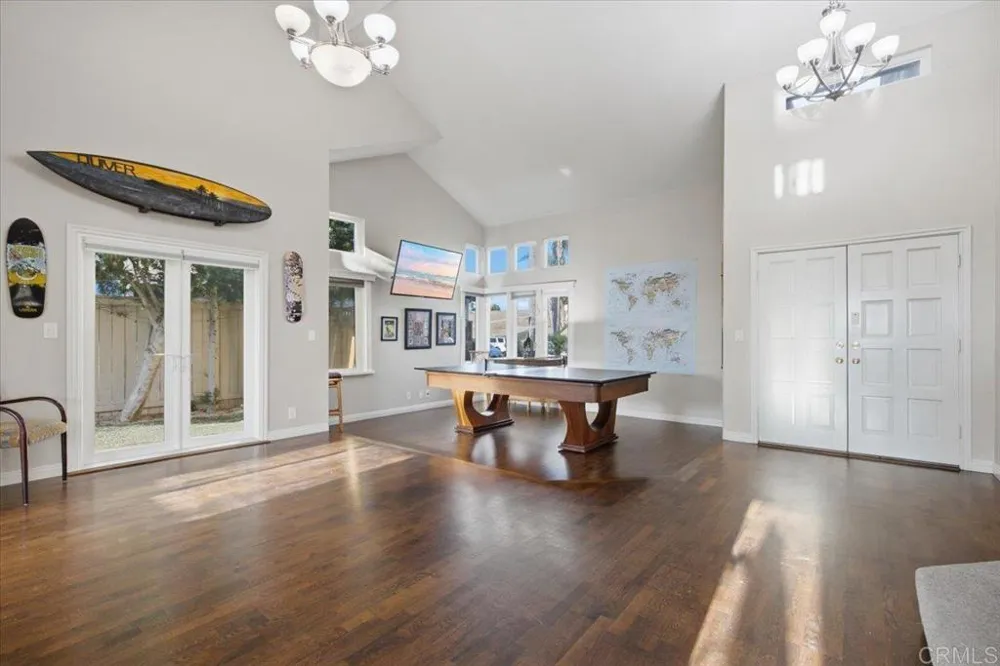 1588 Bella Vista Dr. Encinitas, CA 92024