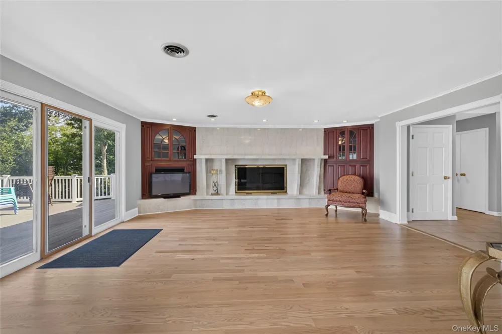 2 Centershore Road S Centerport, NY 11721