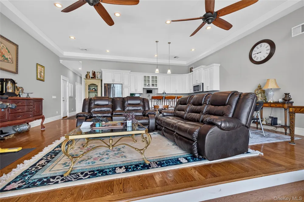 2 Centershore Road S Centerport, NY 11721