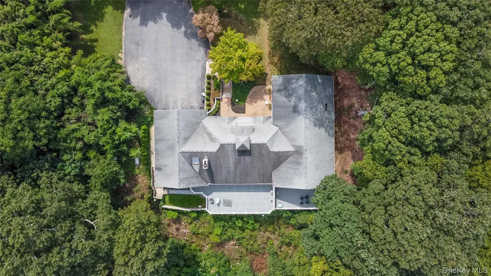 2 Centershore Road S Centerport, NY 11721