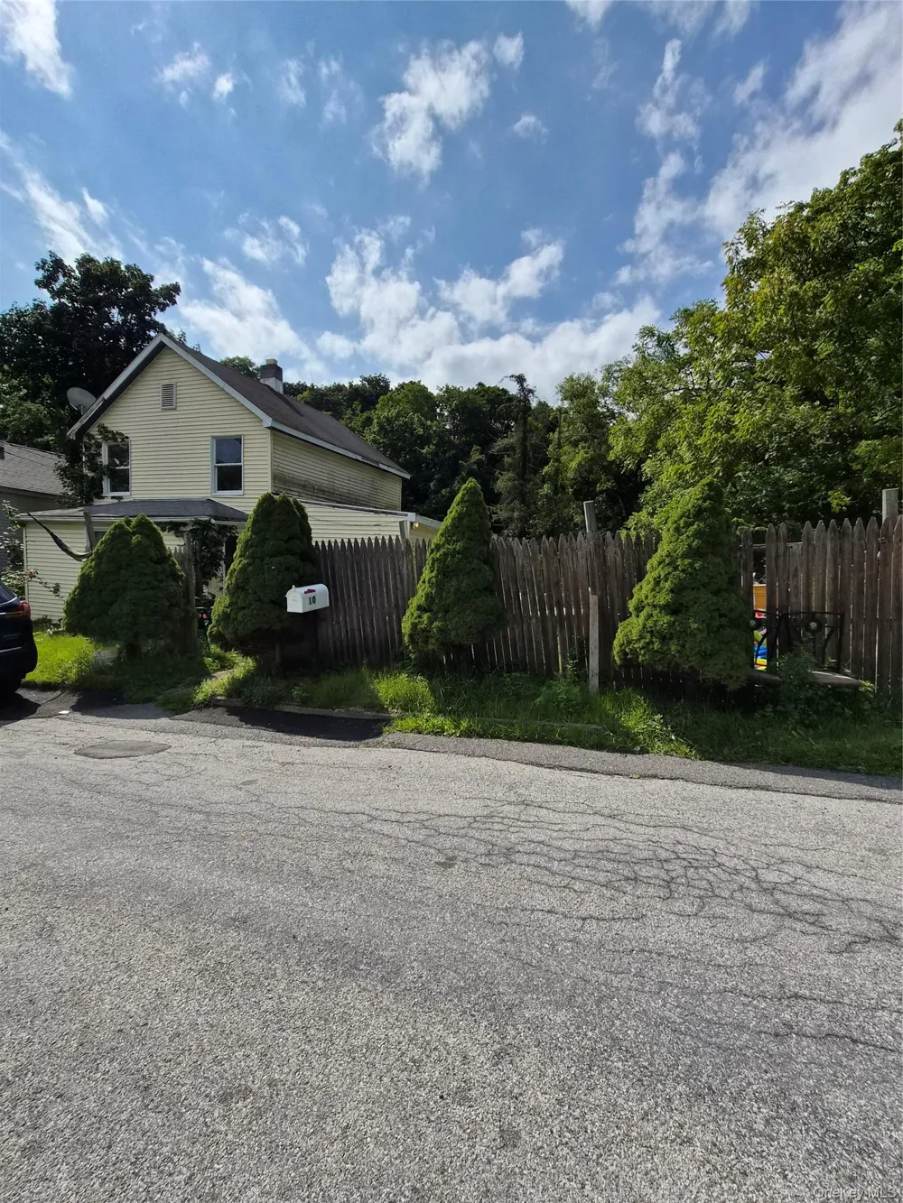10 Cedar Street Staatsburg, NY 12580
