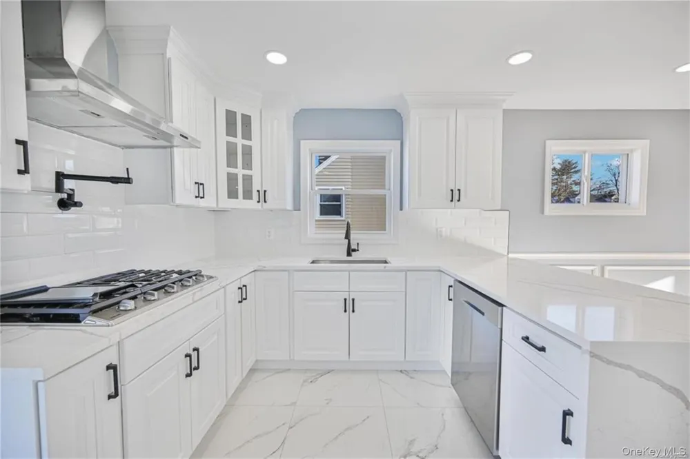 253 Meyer Avenue Valley Stream, NY 11580