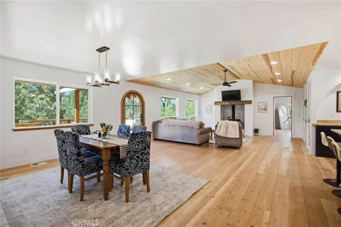 535 Hillside