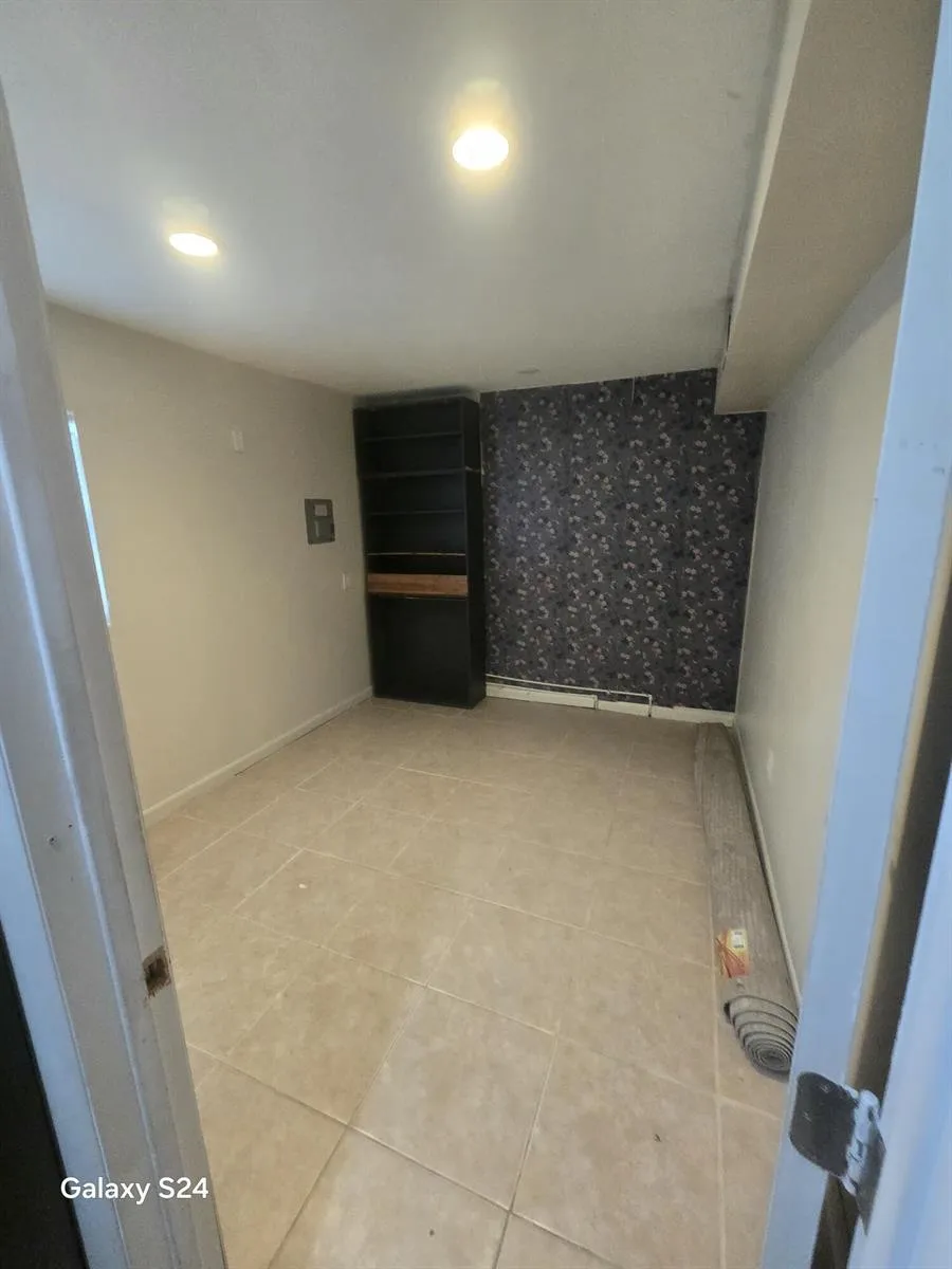 702 FLEMING AVENUE 