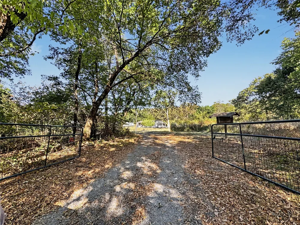 8683 436 ROAD Hulbert, OK 74441