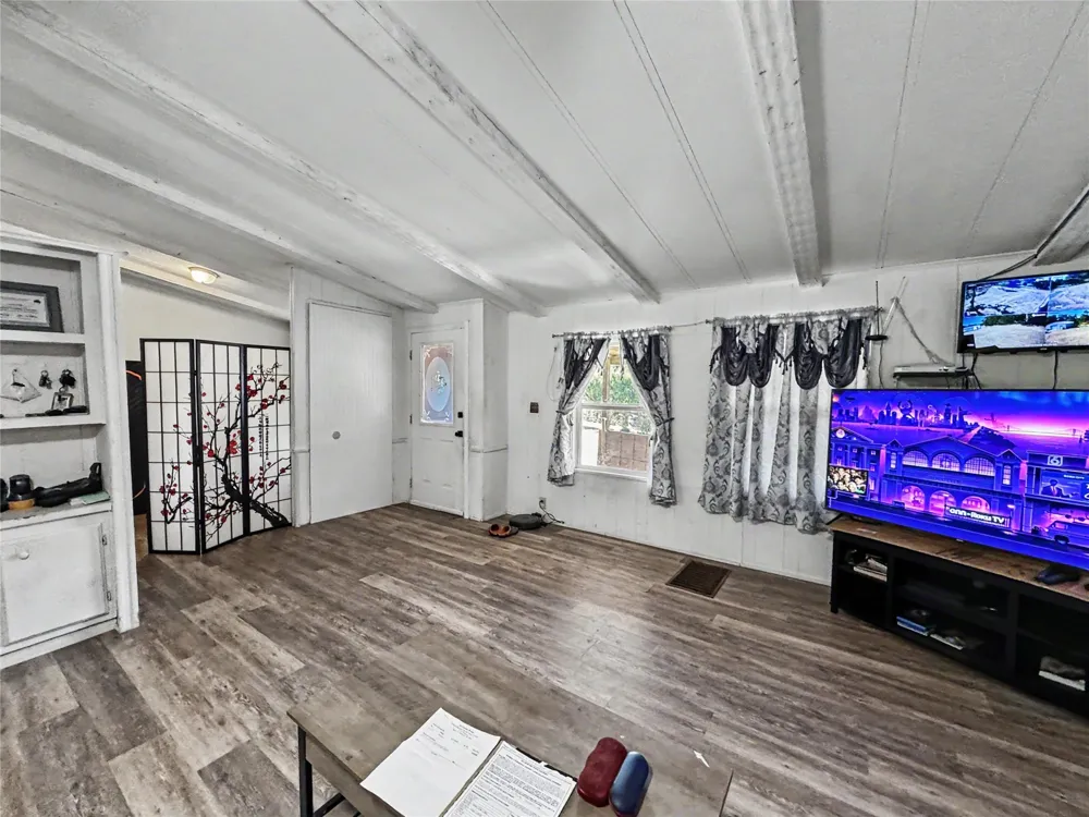 8683 436 ROAD Hulbert, OK 74441