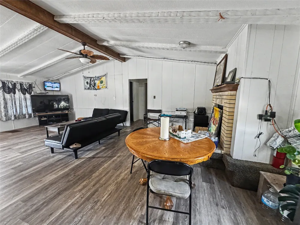 8683 436 ROAD Hulbert, OK 74441