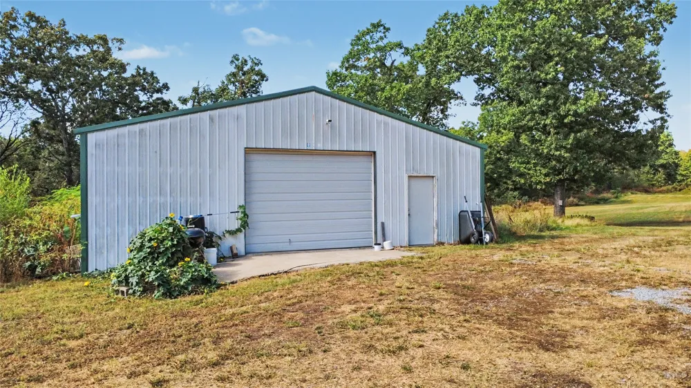 8683 436 ROAD Hulbert, OK 74441