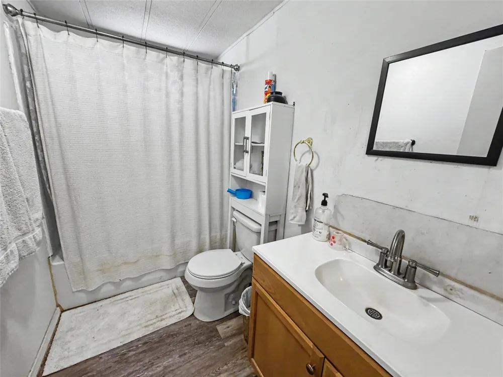8683 436 ROAD Hulbert, OK 74441