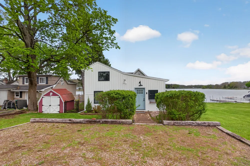 622 Swains Lake Drive Pulaski Township, MI 49237