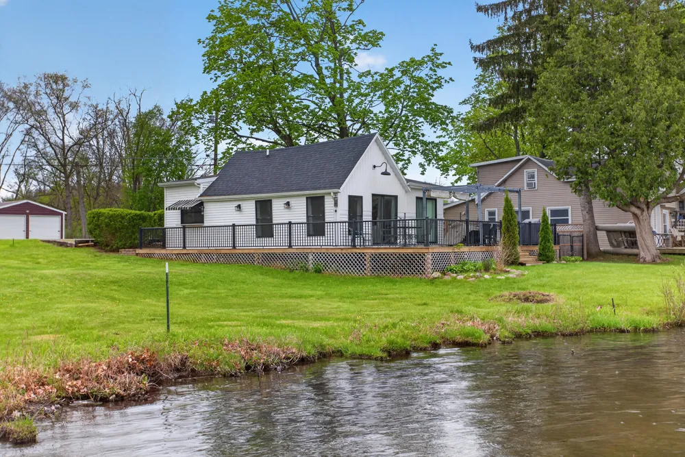 622 Swains Lake Drive Pulaski Township, MI 49237