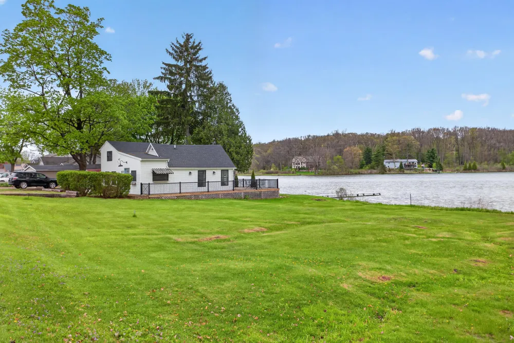 622 Swains Lake Drive Pulaski Township, MI 49237