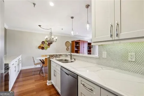 300 Johnson Ferry RD NE