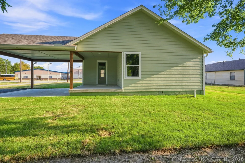 313 Ohio Street Chouteau, OK 74337