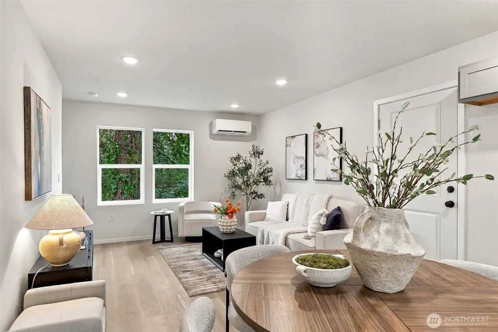 10514 Ninth Avenue NE Seattle, WA 98125