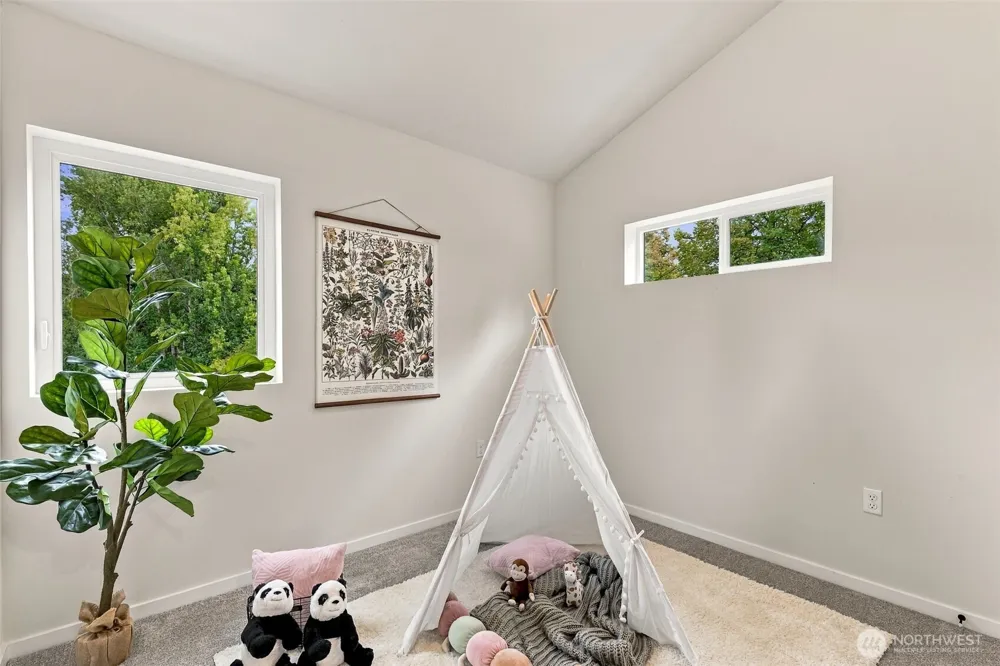 10514 Ninth Avenue NE Seattle, WA 98125
