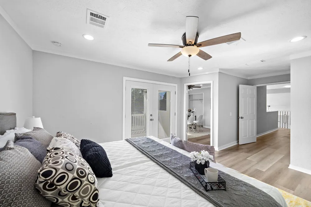 2922 Bering Drive Houston, TX 77057