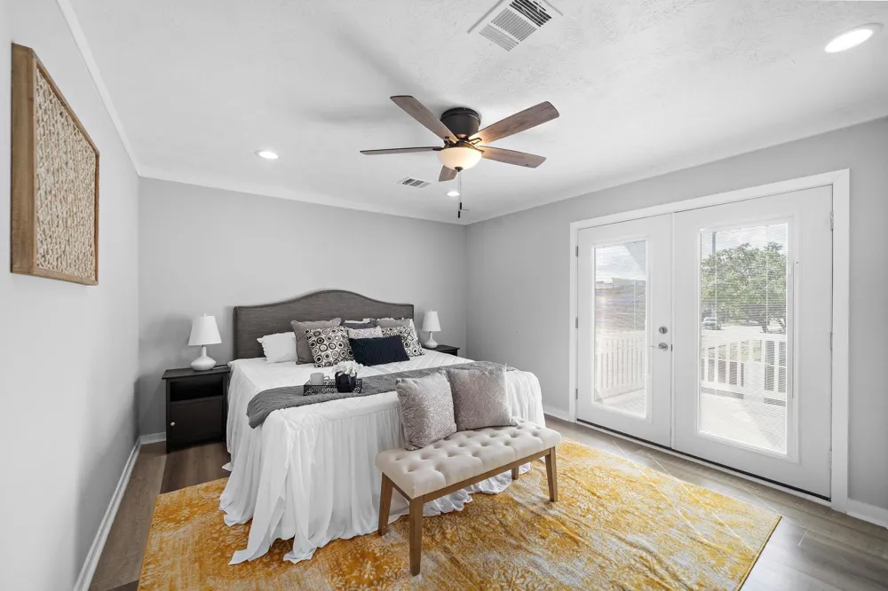 2922 Bering Drive Houston, TX 77057