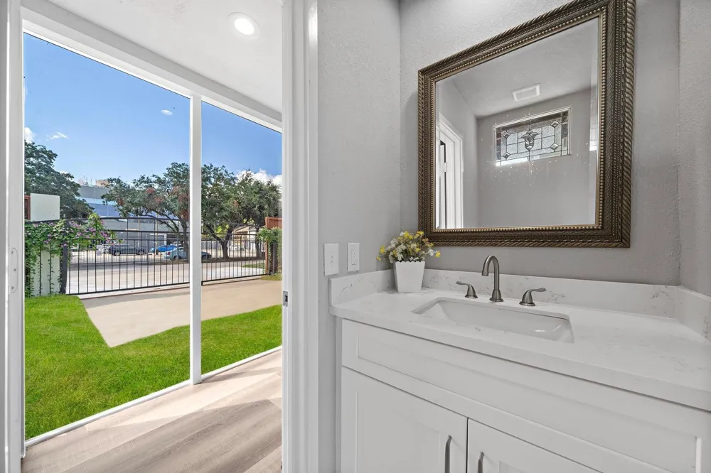 2922 Bering Drive Houston, TX 77057