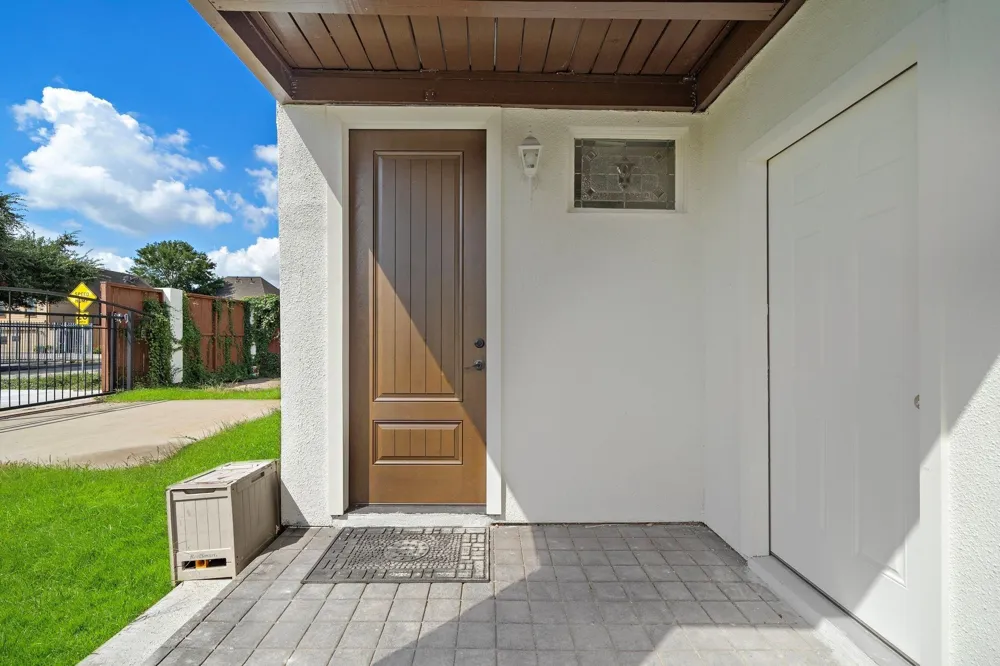 2922 Bering Drive Houston, TX 77057
