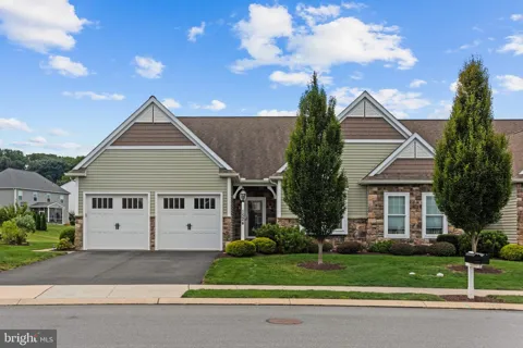 1524 BLOOMFIELD WAY