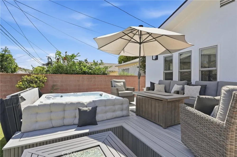 3716 Nipomo Long Beach, CA 90808