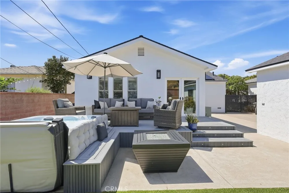 3716 Nipomo Long Beach, CA 90808