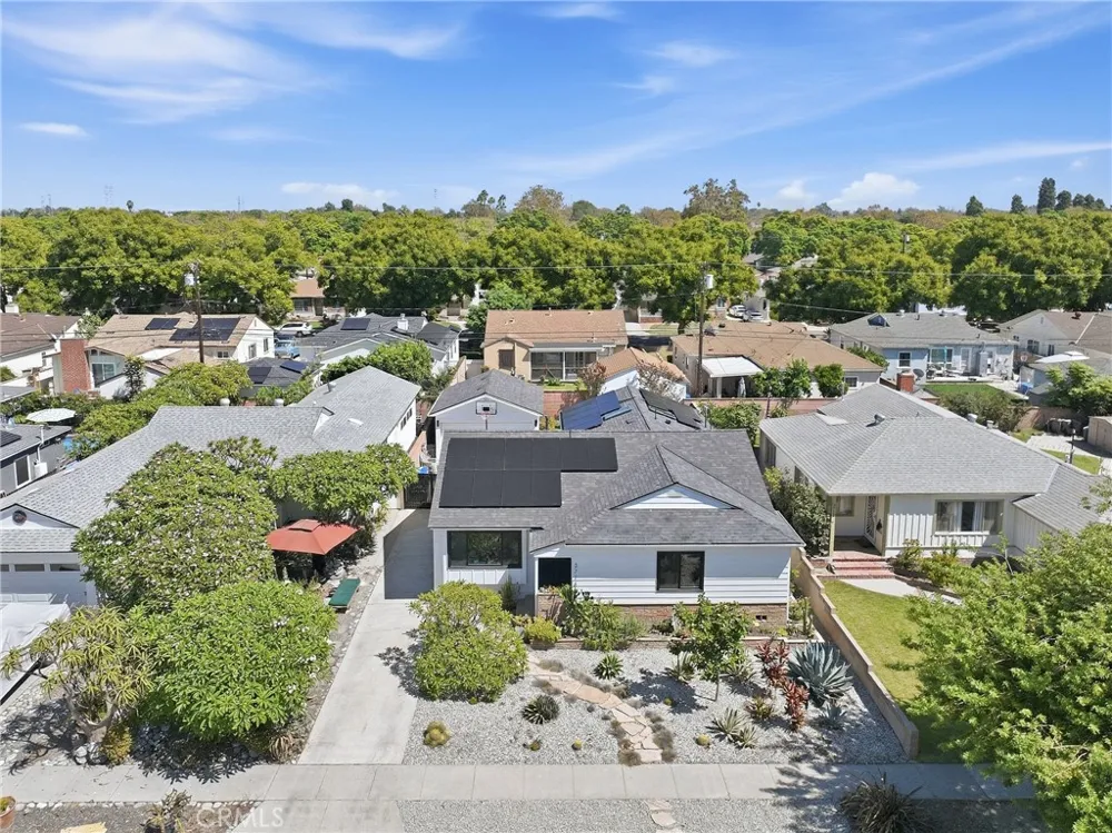 3716 Nipomo Long Beach, CA 90808