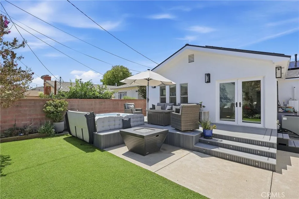3716 Nipomo Long Beach, CA 90808