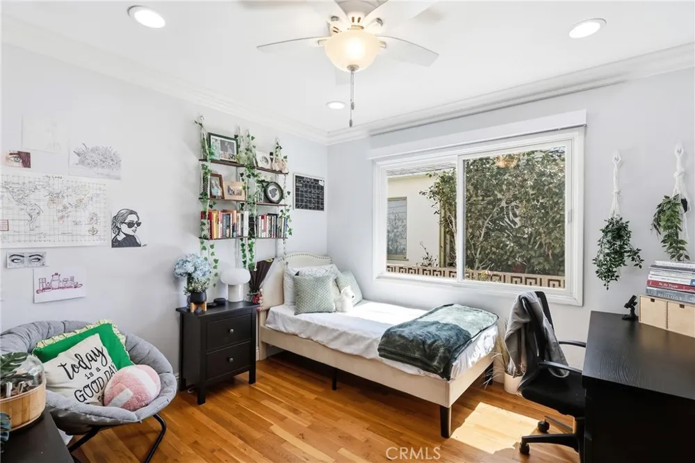 3716 Nipomo Long Beach, CA 90808