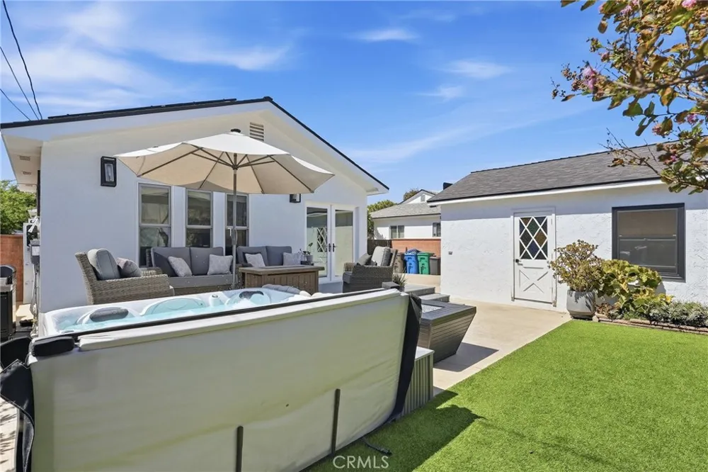 3716 Nipomo Long Beach, CA 90808