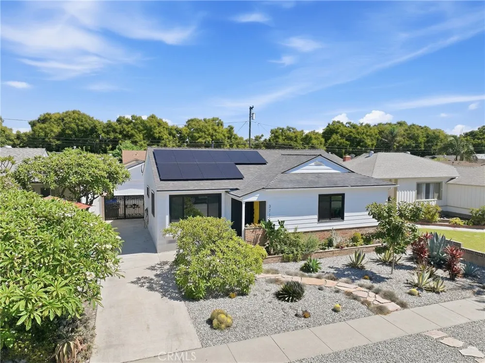 3716 Nipomo Long Beach, CA 90808