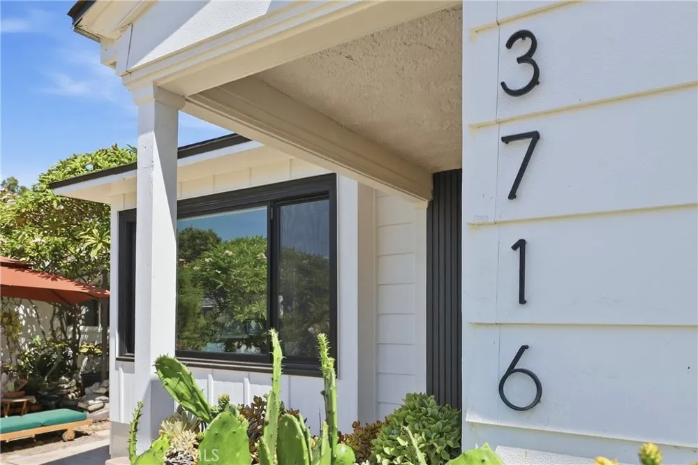3716 Nipomo Long Beach, CA 90808