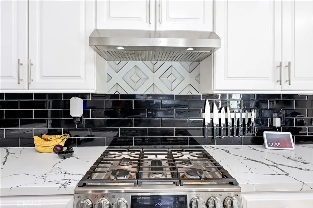3716 Nipomo Long Beach, CA 90808
