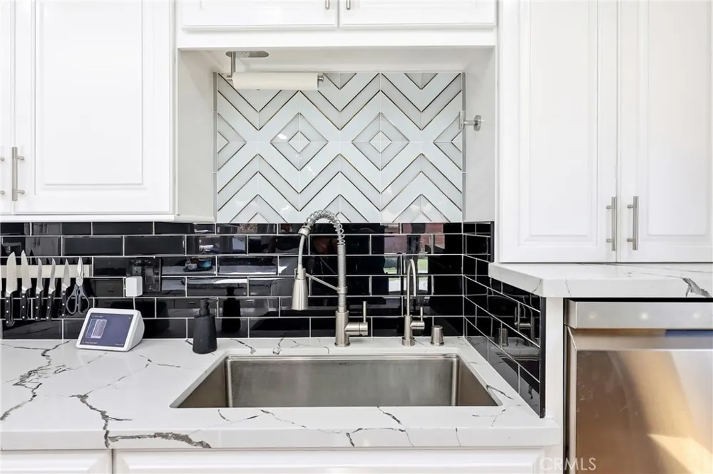 3716 Nipomo Long Beach, CA 90808