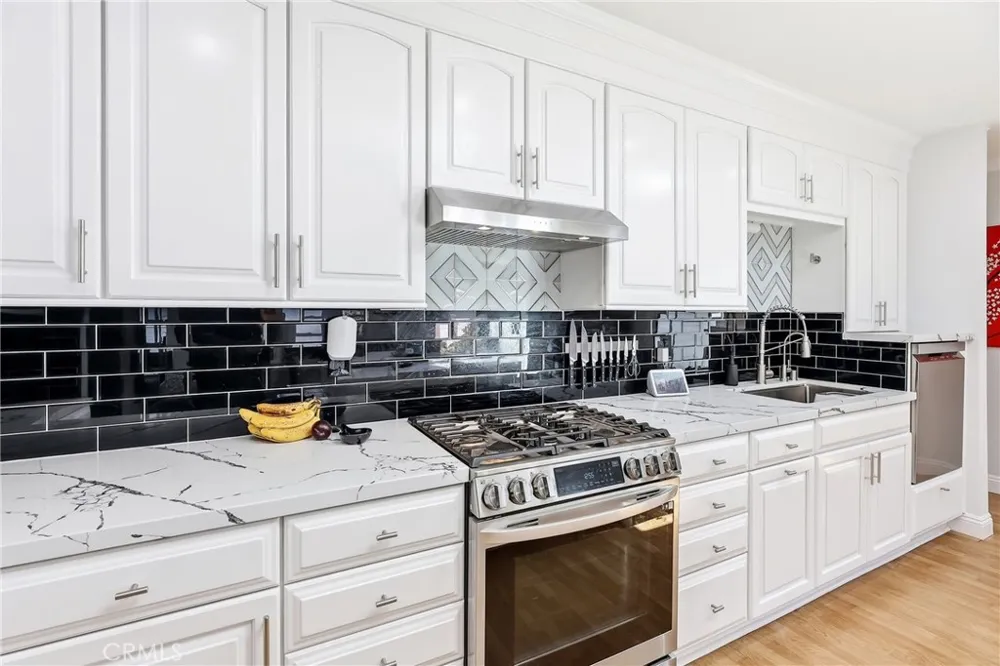 3716 Nipomo Long Beach, CA 90808