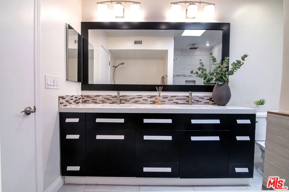 1434 Greenfield Avenue #303 Los Angeles, CA 90025