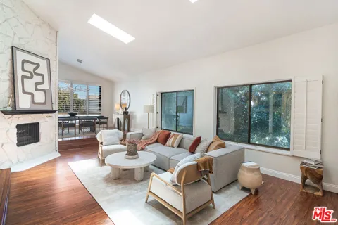 1434 Greenfield Avenue #303