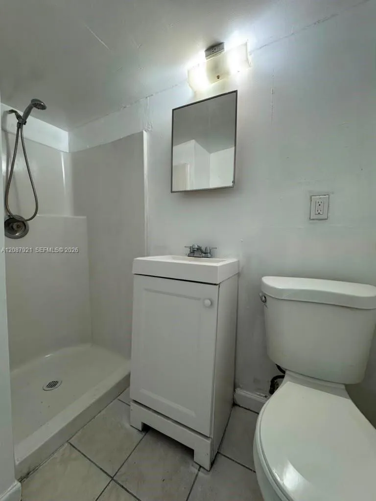 25 SW 10th St #11 Dania Beach, FL 33004
