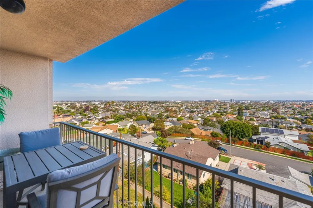 1108 Camino Real #407 Redondo Beach, CA 90277