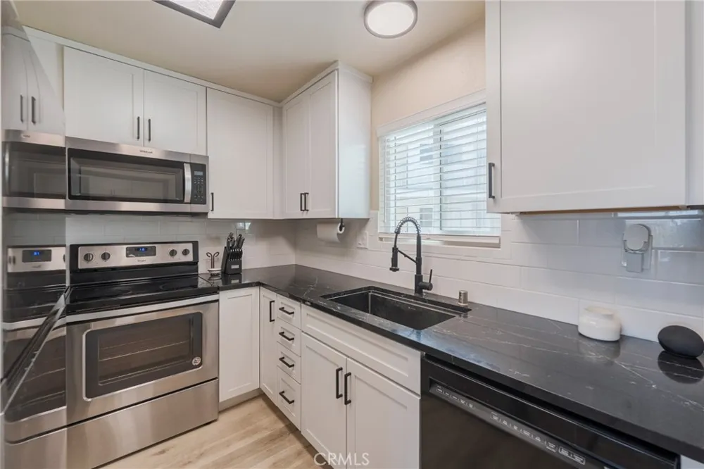 1108 Camino Real #407 Redondo Beach, CA 90277