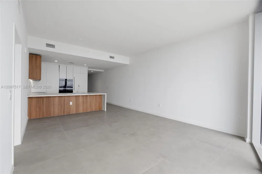 1400 BISCAYNE BLVD #4604C Miami, FL 33132