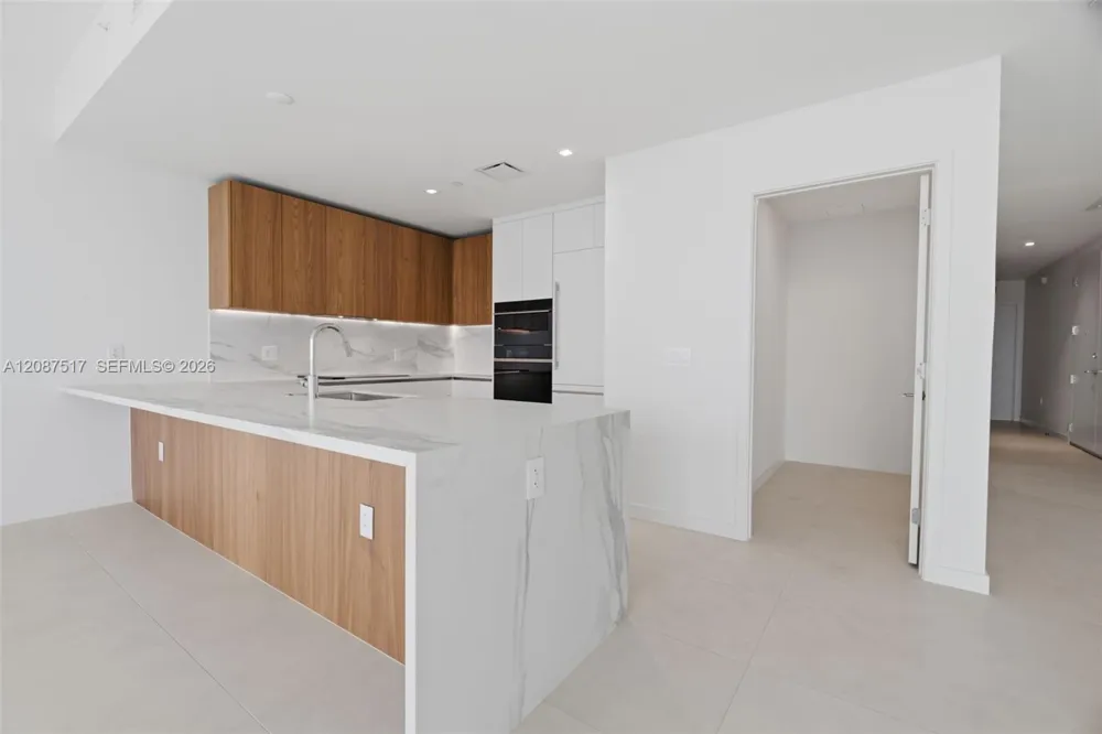 1400 BISCAYNE BLVD #4604C Miami, FL 33132