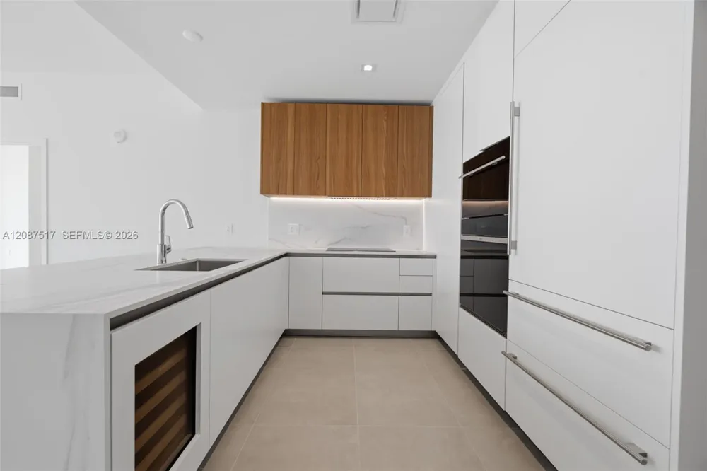1400 BISCAYNE BLVD #4604C Miami, FL 33132