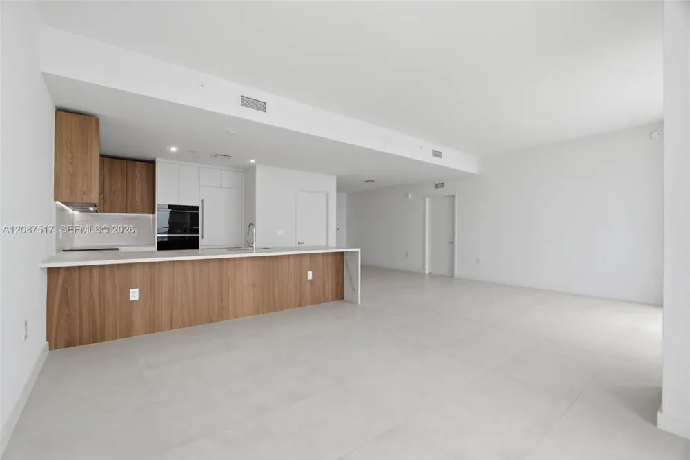1400 BISCAYNE BLVD #4604C Miami, FL 33132