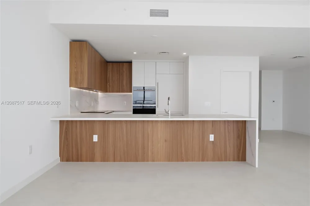 1400 BISCAYNE BLVD #4604C Miami, FL 33132