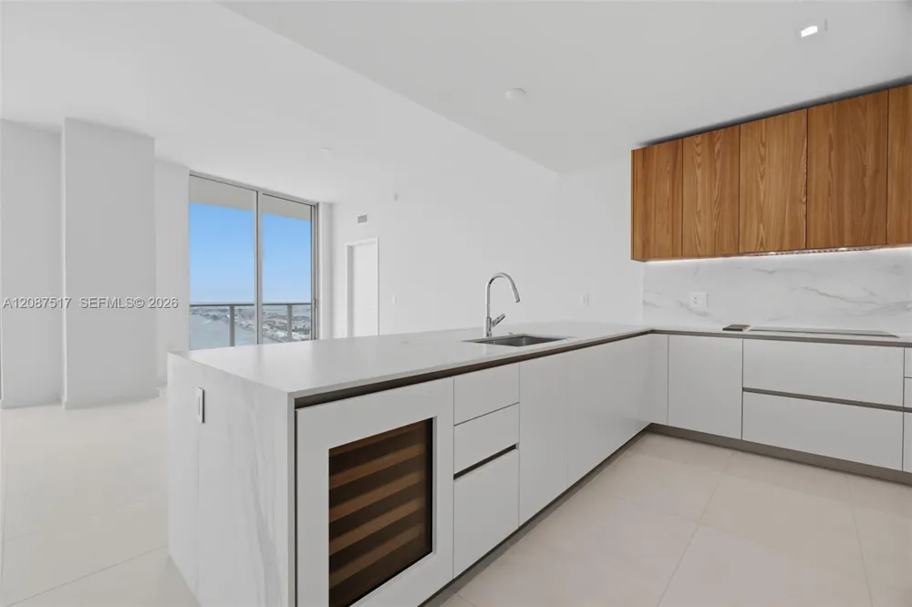 1400 BISCAYNE BLVD #4604C Miami, FL 33132