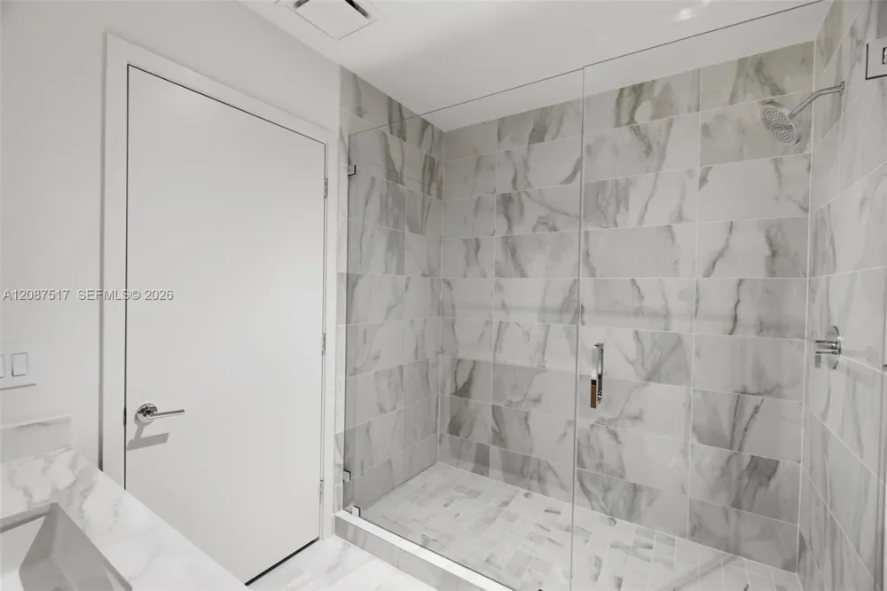 1400 BISCAYNE BLVD #4604C Miami, FL 33132