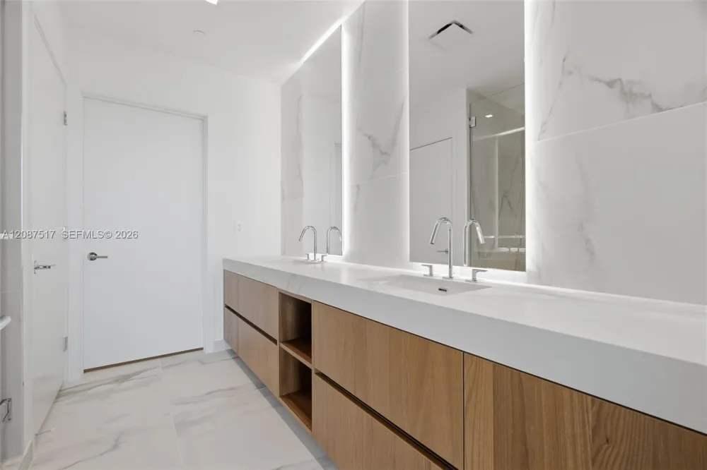 1400 BISCAYNE BLVD #4604C Miami, FL 33132